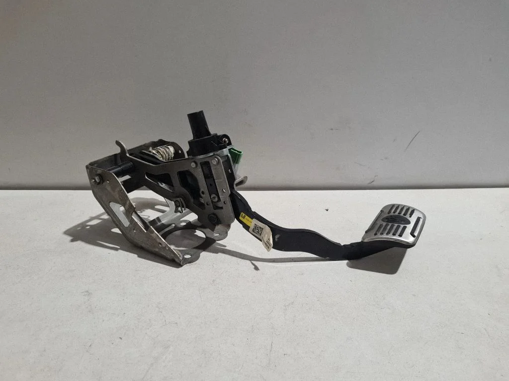 Brake pedal 06700311110