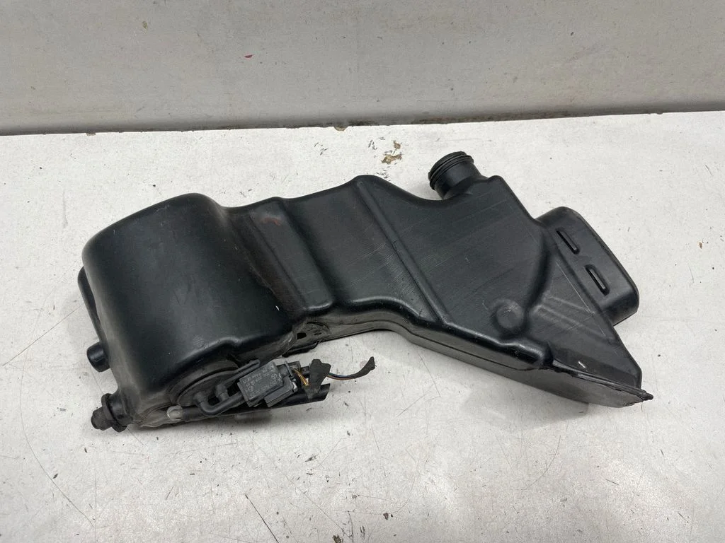 Windshield washer fluid reservoir/tank A2058600860