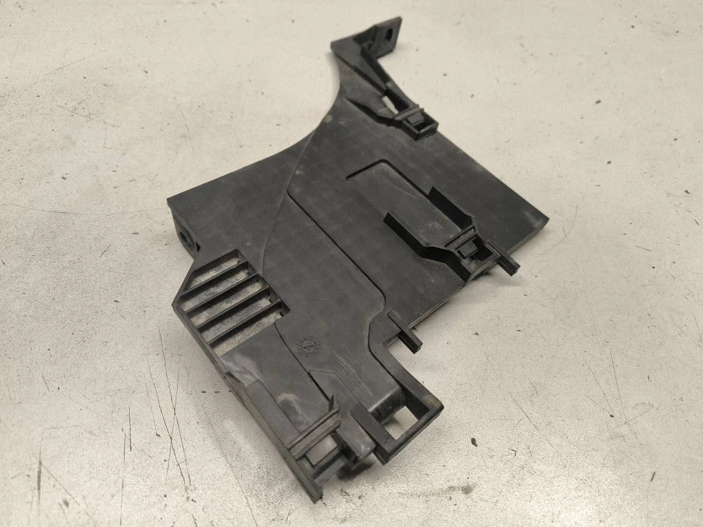 Headlight/headlamp mounting bracket – Land Rover Range Rover Evoque L551 (2018-)
