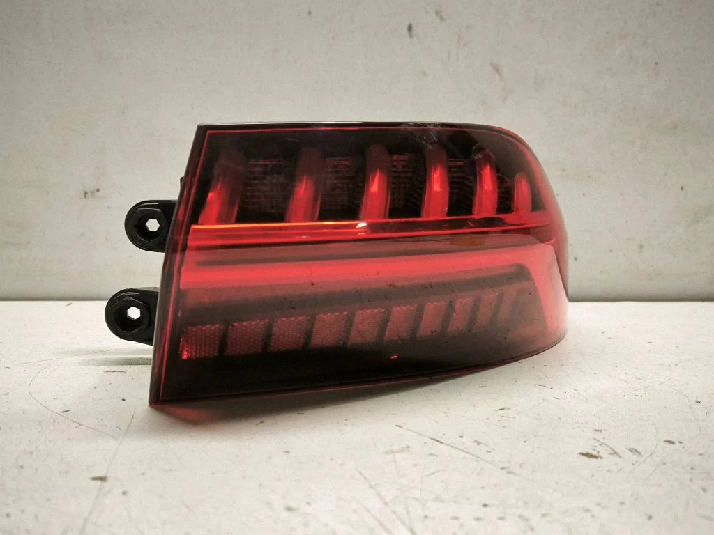 Lampa tylna w błotniku – Audi A7 S7 4G (2011-2017)