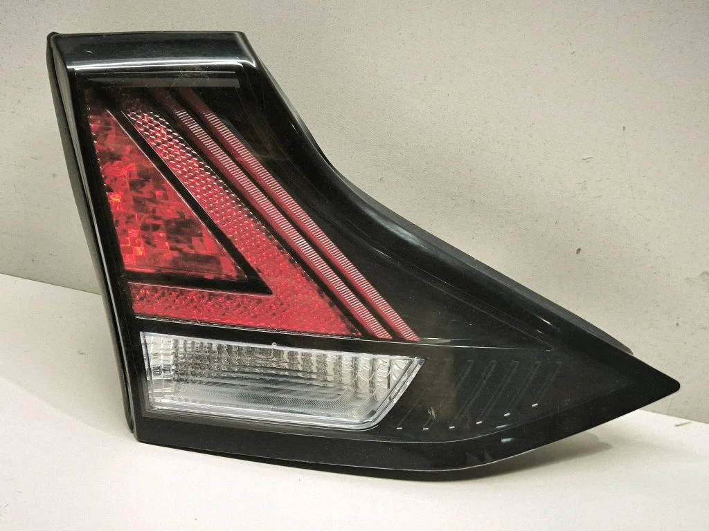 Tailgate rear/tail lights 92403G2200