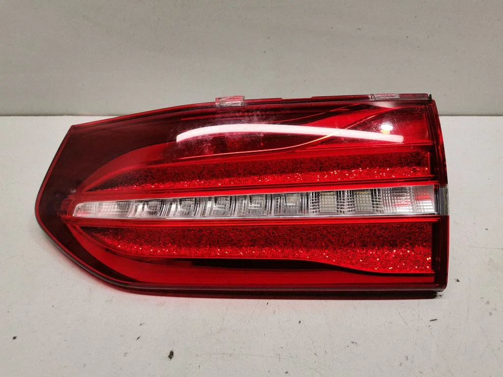 Tailgate rear/tail lights 633000