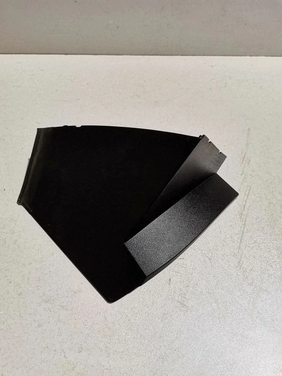 Rear/tail light trim molding – rear right