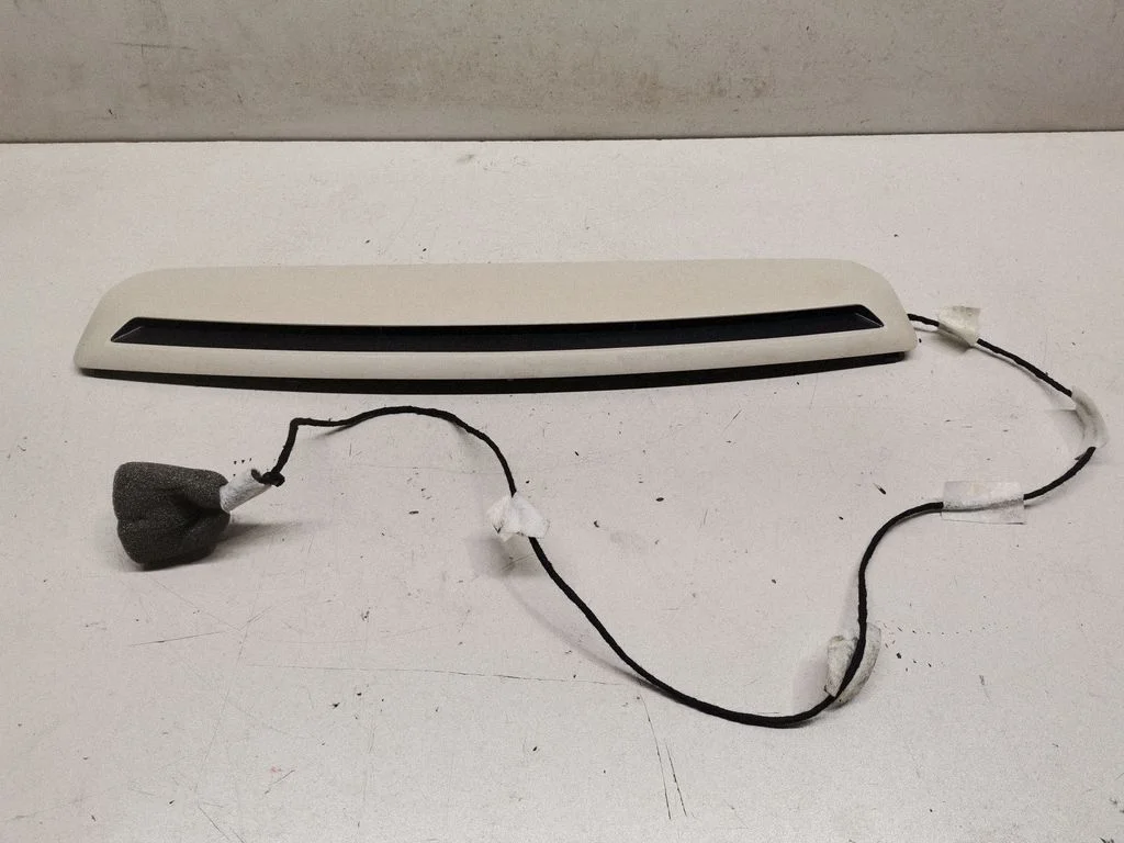 Third/center stoplight A2058200060