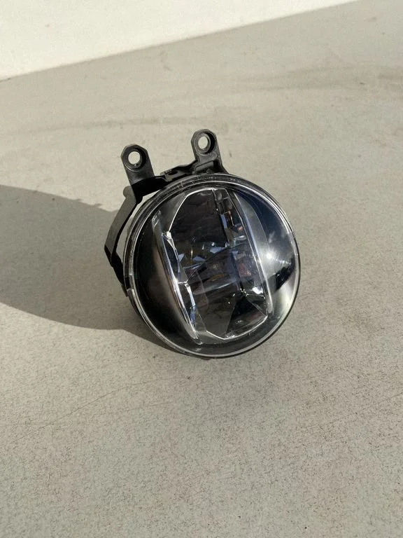 Front fog light – right