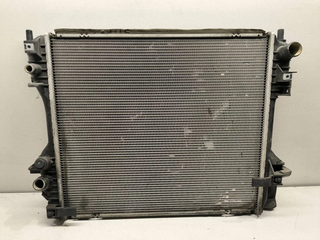 A/C cooling radiator (condenser) – front