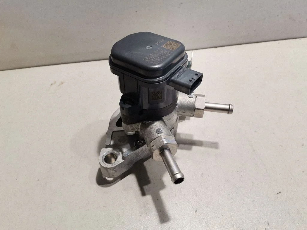 Water pump 08101078