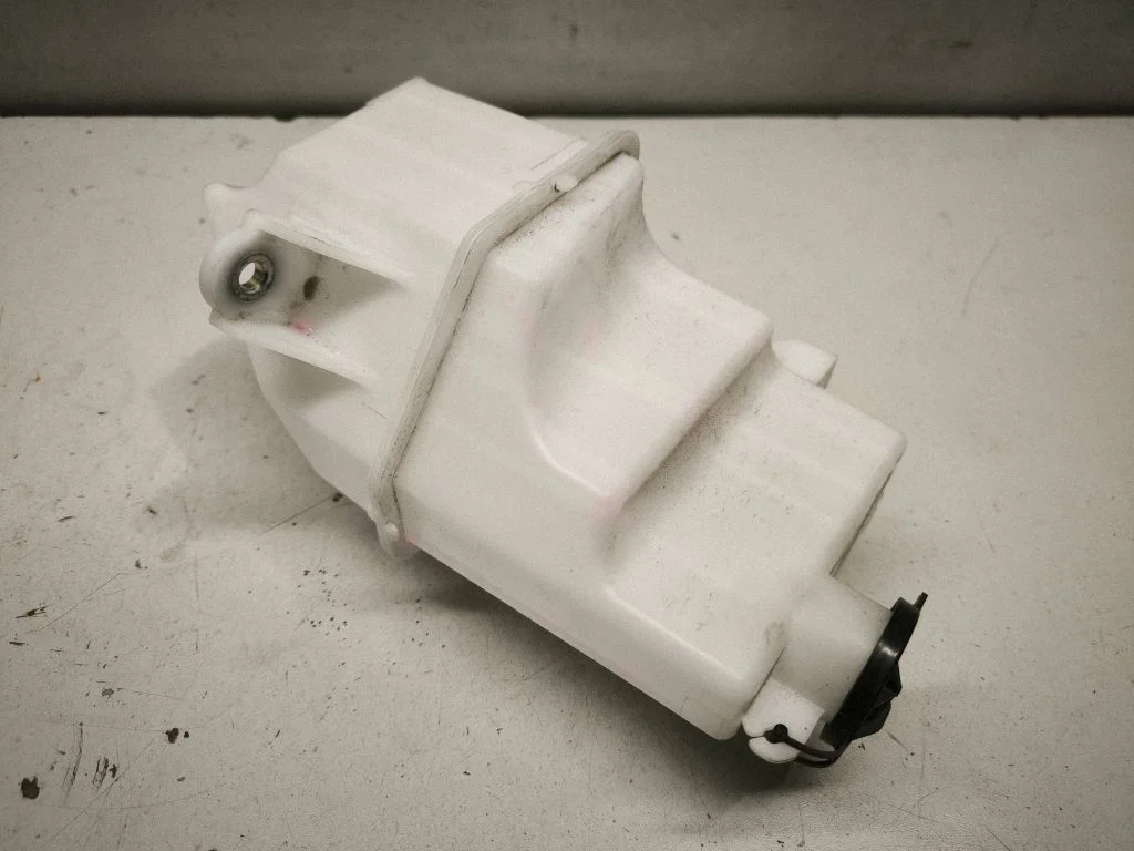 Coolant expansion tank/reservoir – front