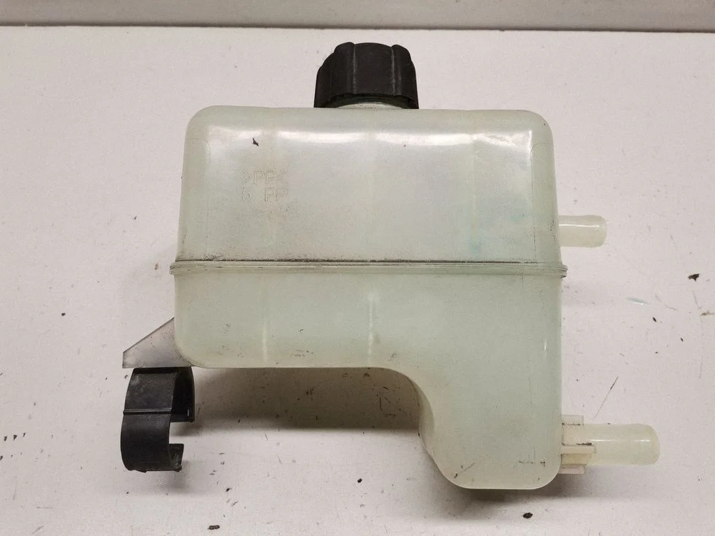 Coolant expansion tank/reservoir – front