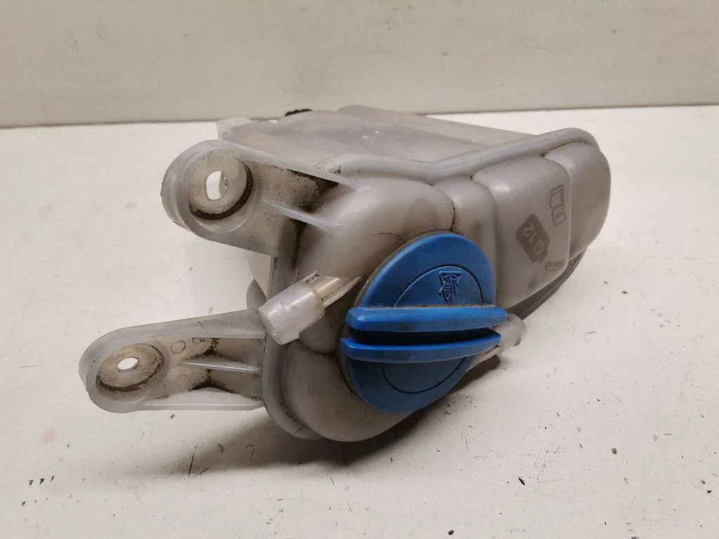 Coolant expansion tank/reservoir – Audi Q5 SQ5 8R (2008-2017)