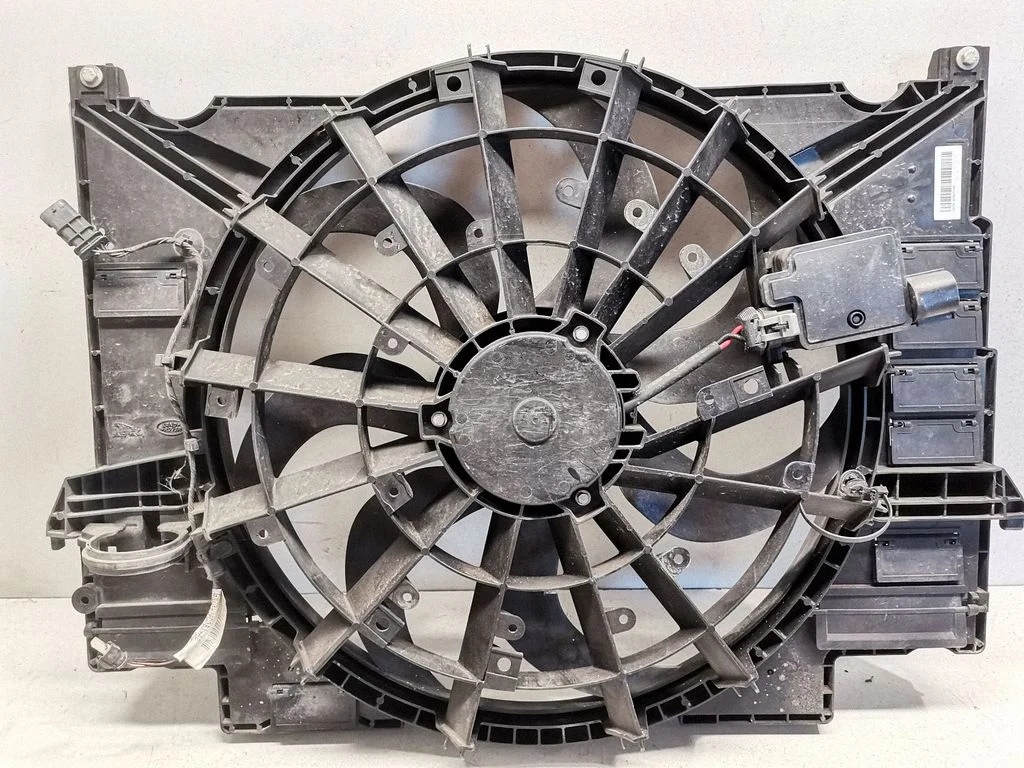 Electric radiator cooling fan – Jaguar XE (2015-)