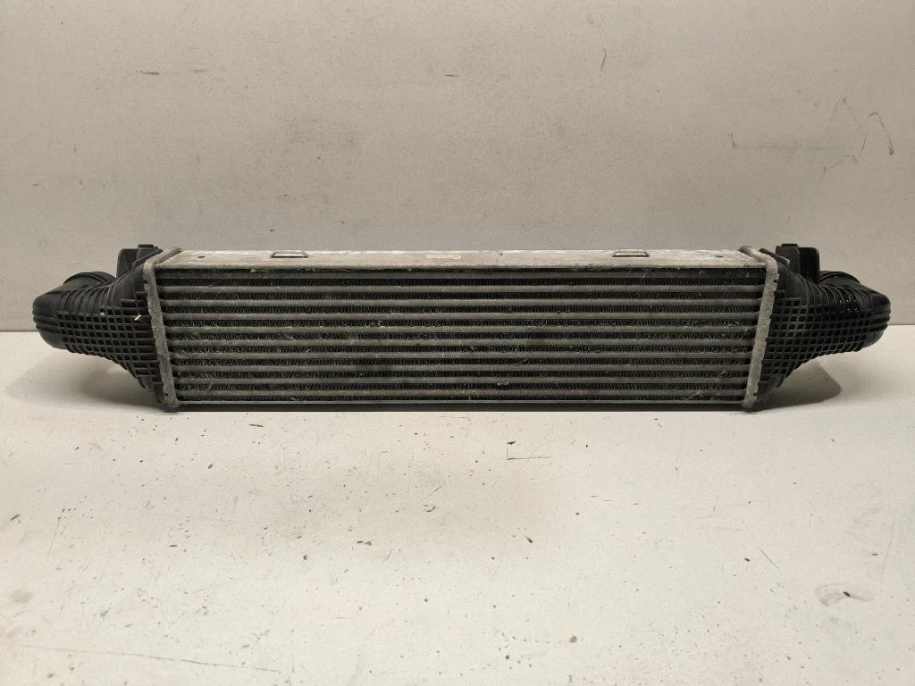 Vahejahuti radiaator A2045000200