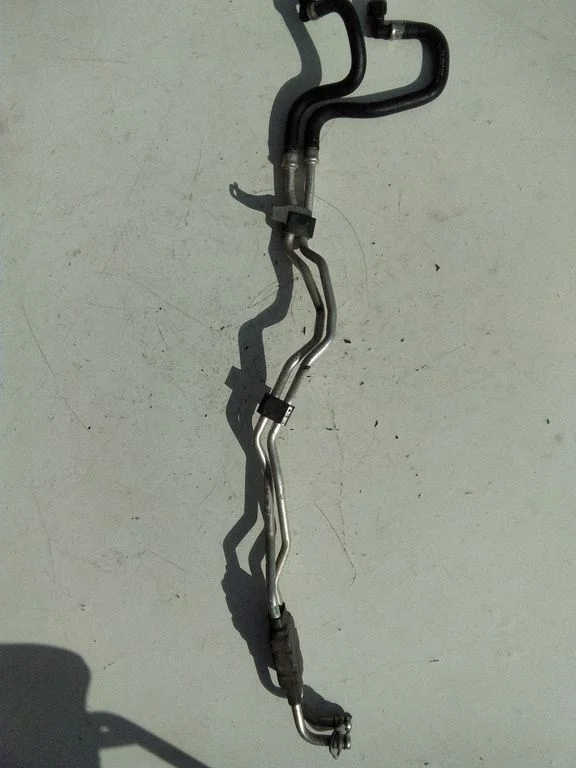 Gearbox oil cooler pipe/hose – Land Rover Range Rover L405 (2013-2021)