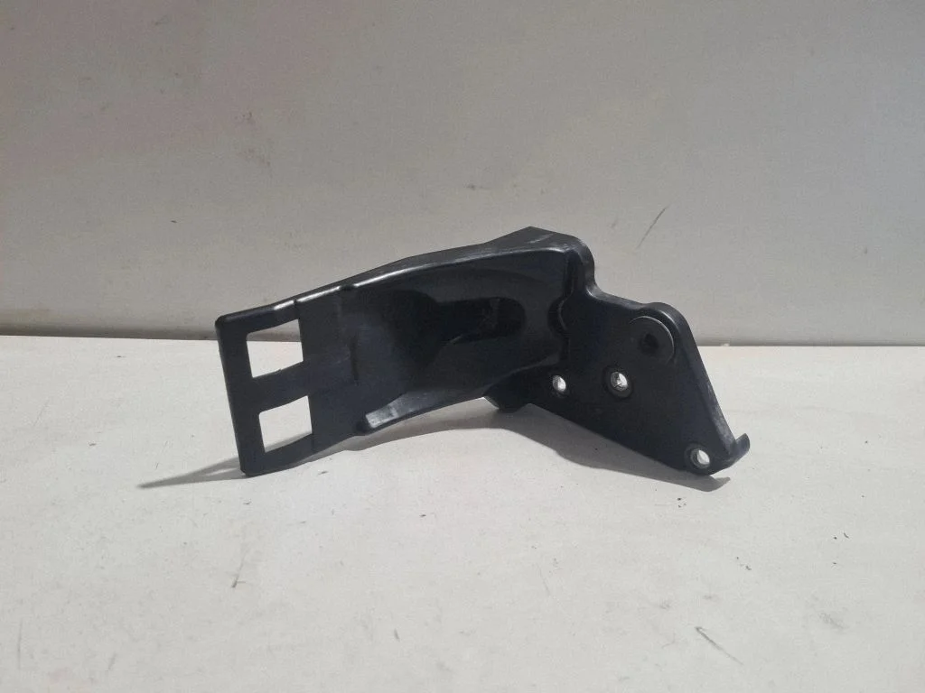 Transmisijas eļļas dzesētājs A4705000700