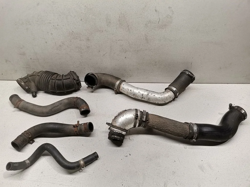 Air intake hose/pipe 281302W300