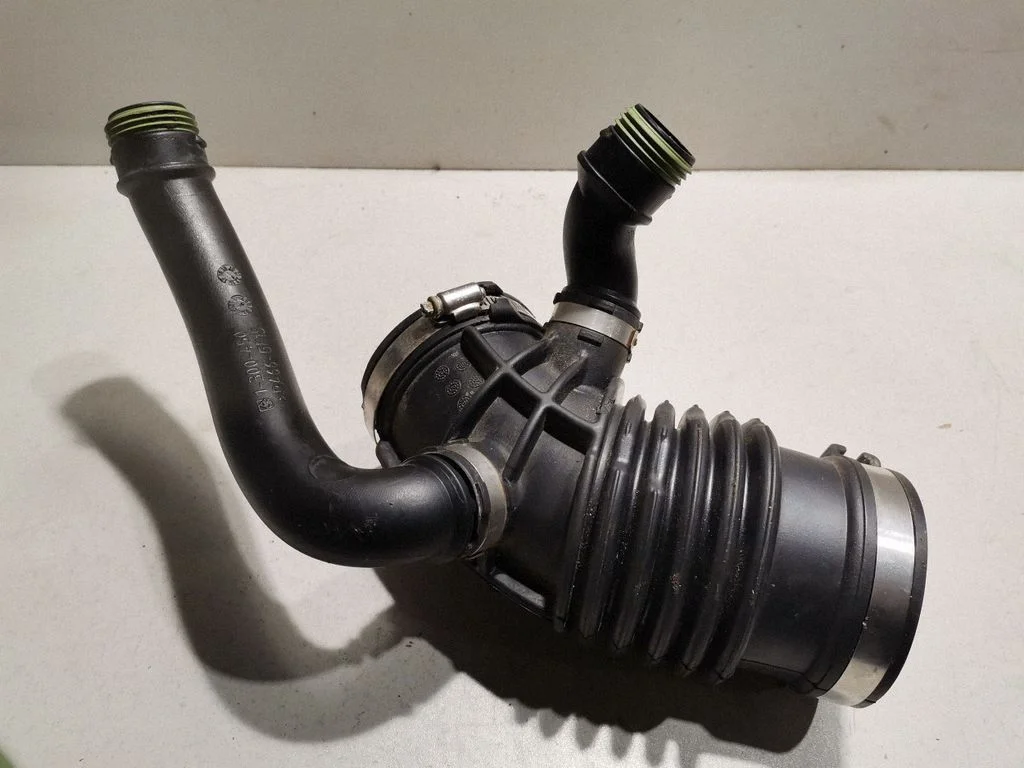 Air intake hose/pipe 1300450