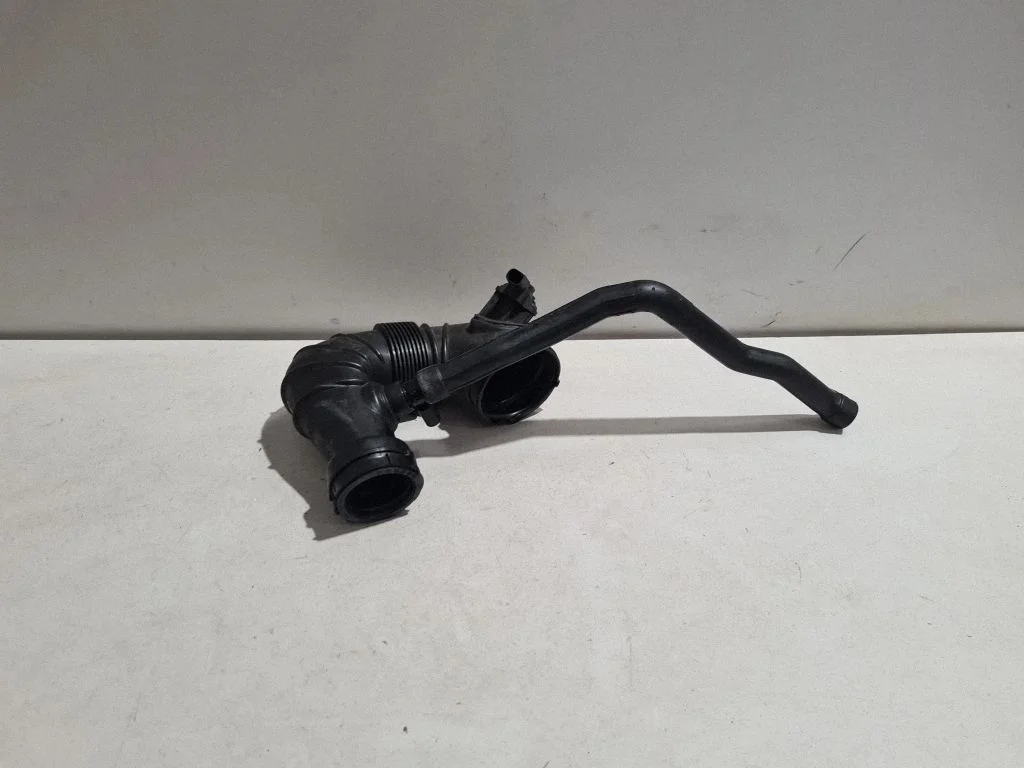 Air intake hose/pipe A6510904537
