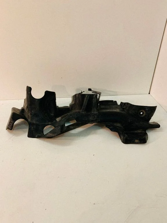 Kütusepaagi põhjakaitse A2135244100
