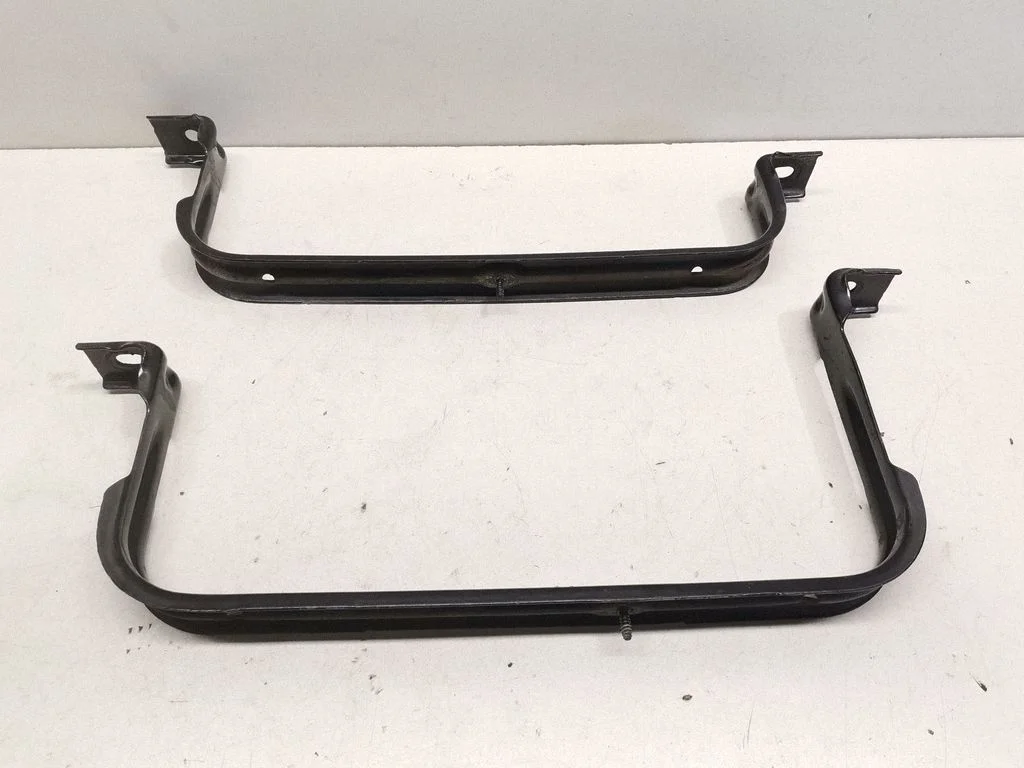 Kütusepaagi kinnitusklamber (-klambrid) A4474750800
