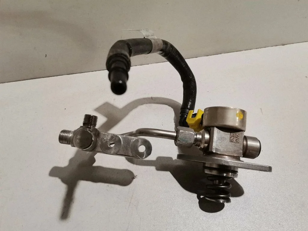 Fuel injection high pressure pump DR0106146