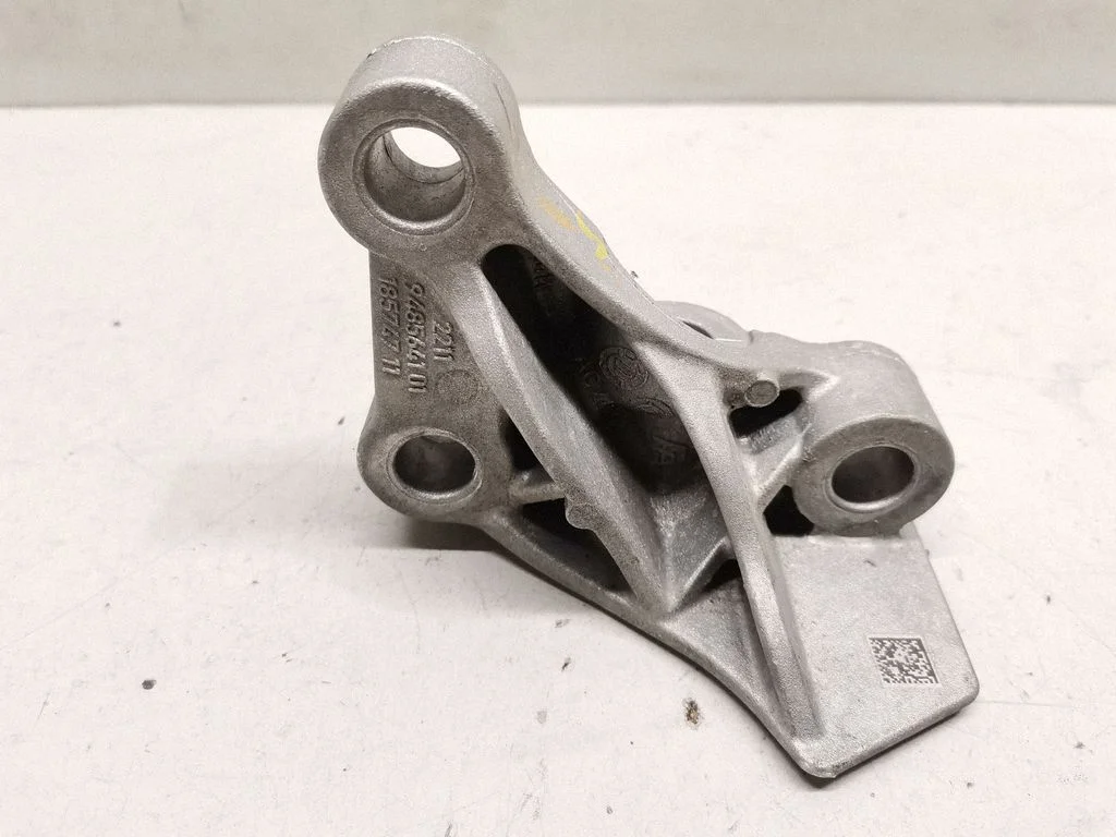 Engine mounting bracket – BMW iX1 (2022-)