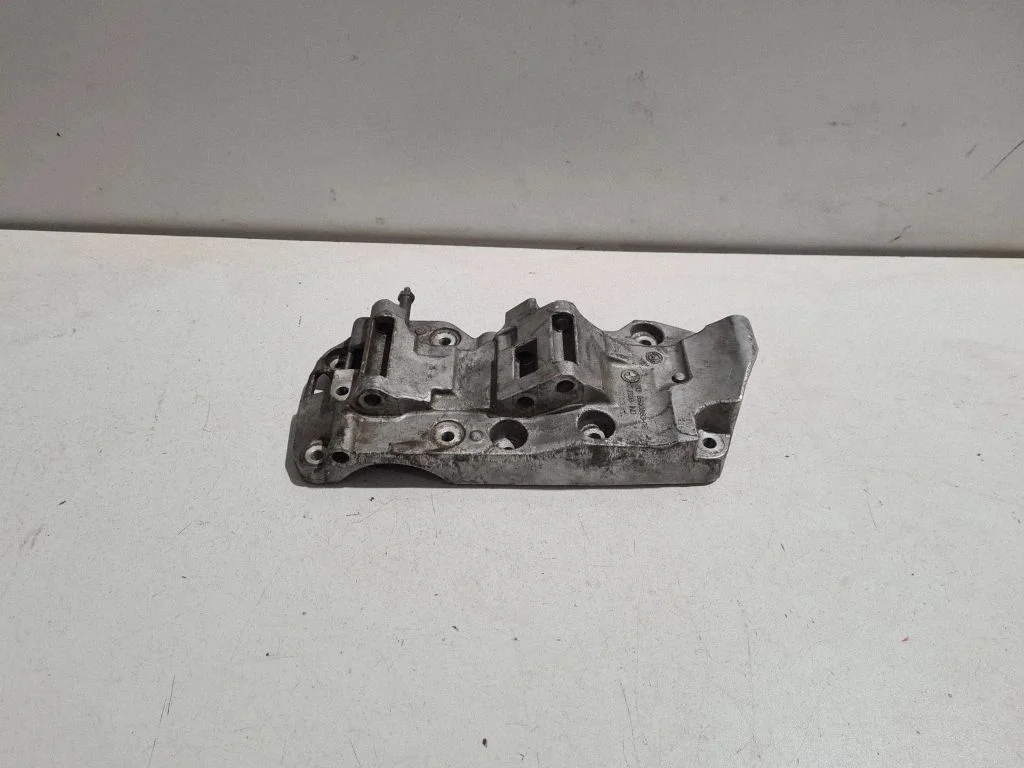 Engine mounting bracket 8506863