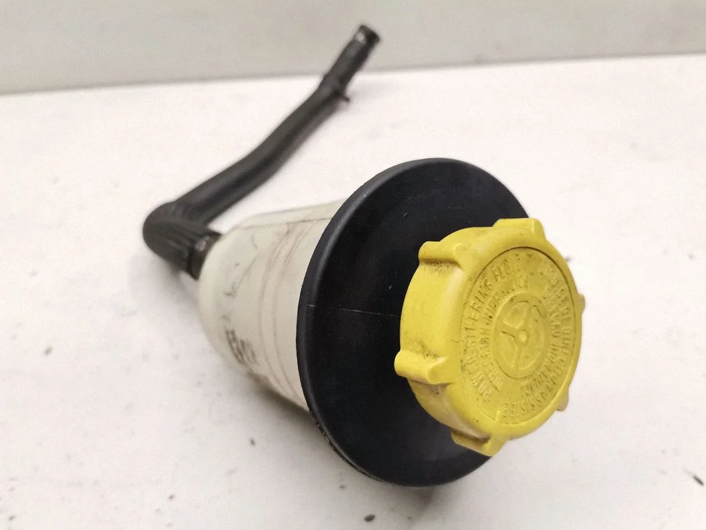 Power steering fluid tank/reservoir – Land Rover Range Rover Sport L320 (2005-2013)