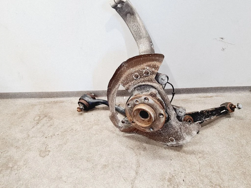 Front wheel hub 6773783