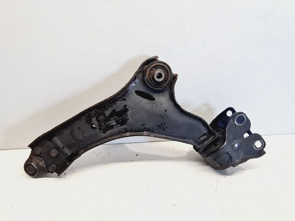Front lower control arm/wishbone 8G9N3A052A