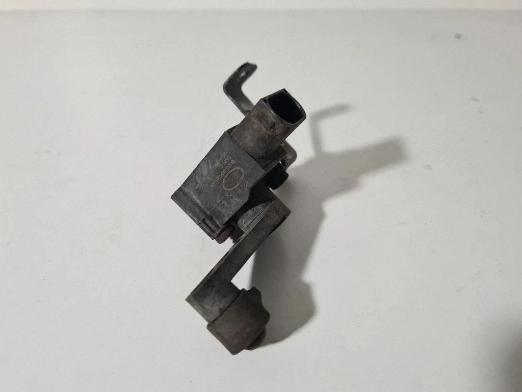 Headlight/headlamp level sensor – Land Rover Evoque I (2011-2018)