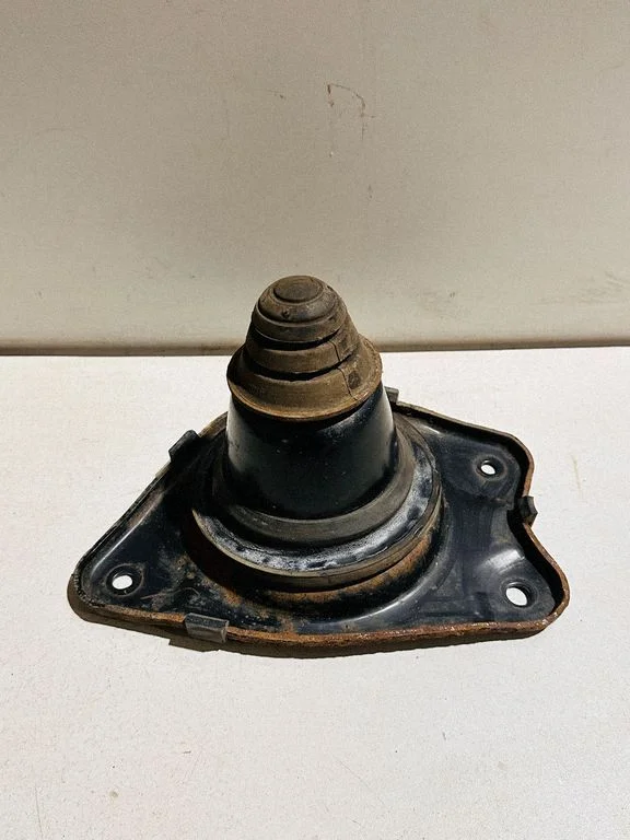 Rear coil spring rubber mount 4806548010
