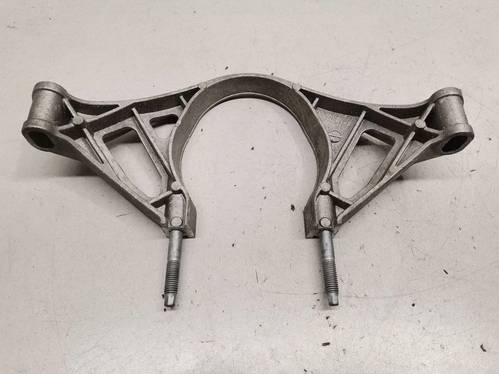 Gearbox mounting bracket 992399233A