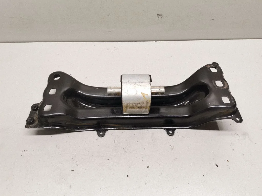 Gearbox mounting bracket A2052401402