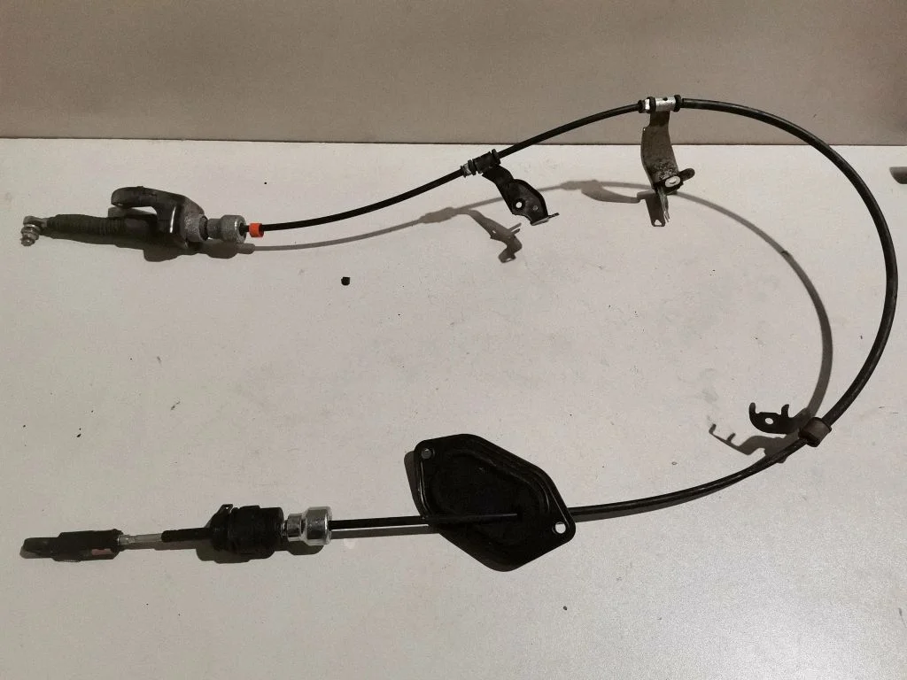 Gear shift cable linkage