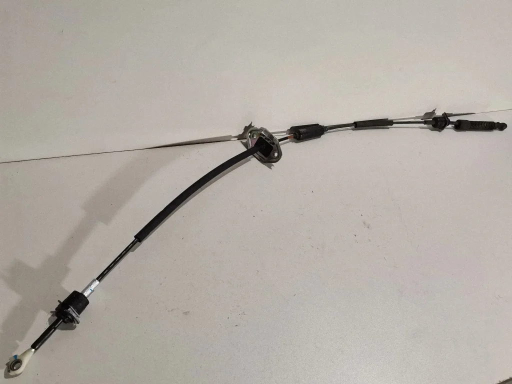 Gear shift cable linkage 46790F1010