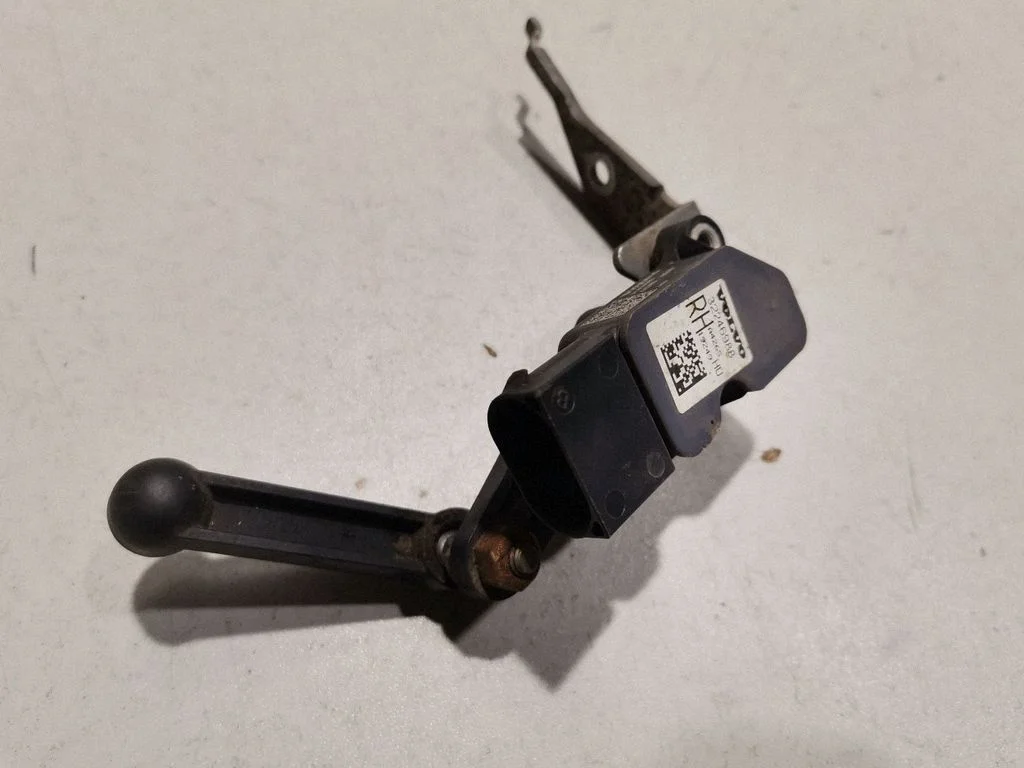 Rear air suspension level height sensor – Volvo XC90 (2014-)