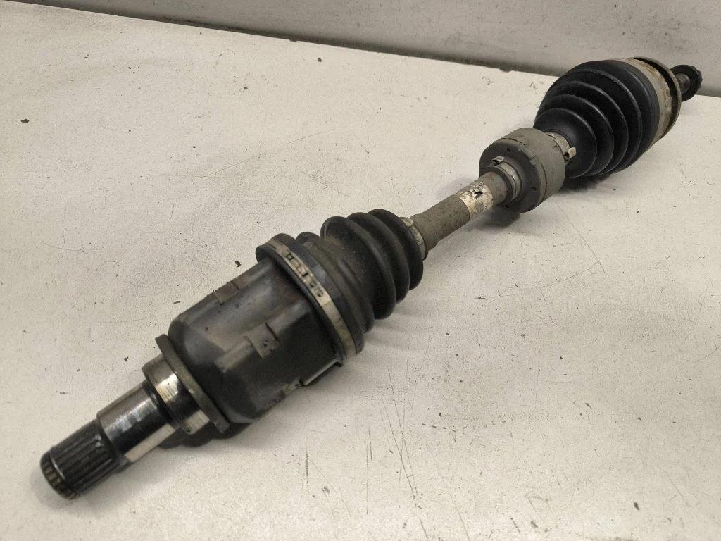 Front driveshaft – left
