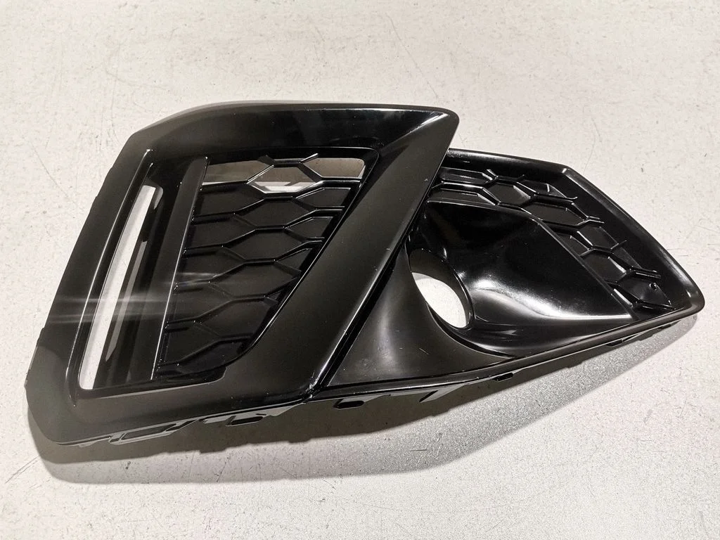 Front bumper lower grill 8W0807682BB