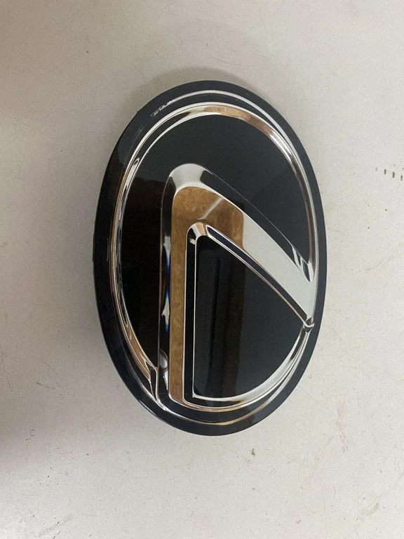 Manufacturer badge logo/emblem