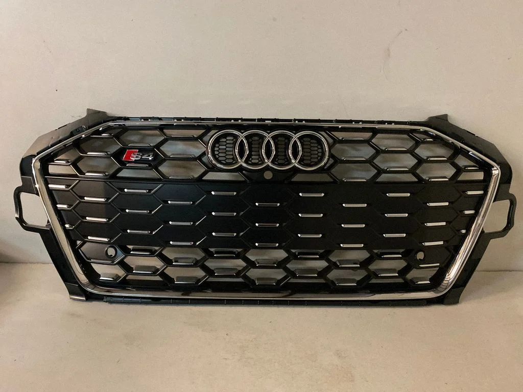 Esistange ülemine radiaatorivõre – Audi A4 Allroad B9 (2016-)