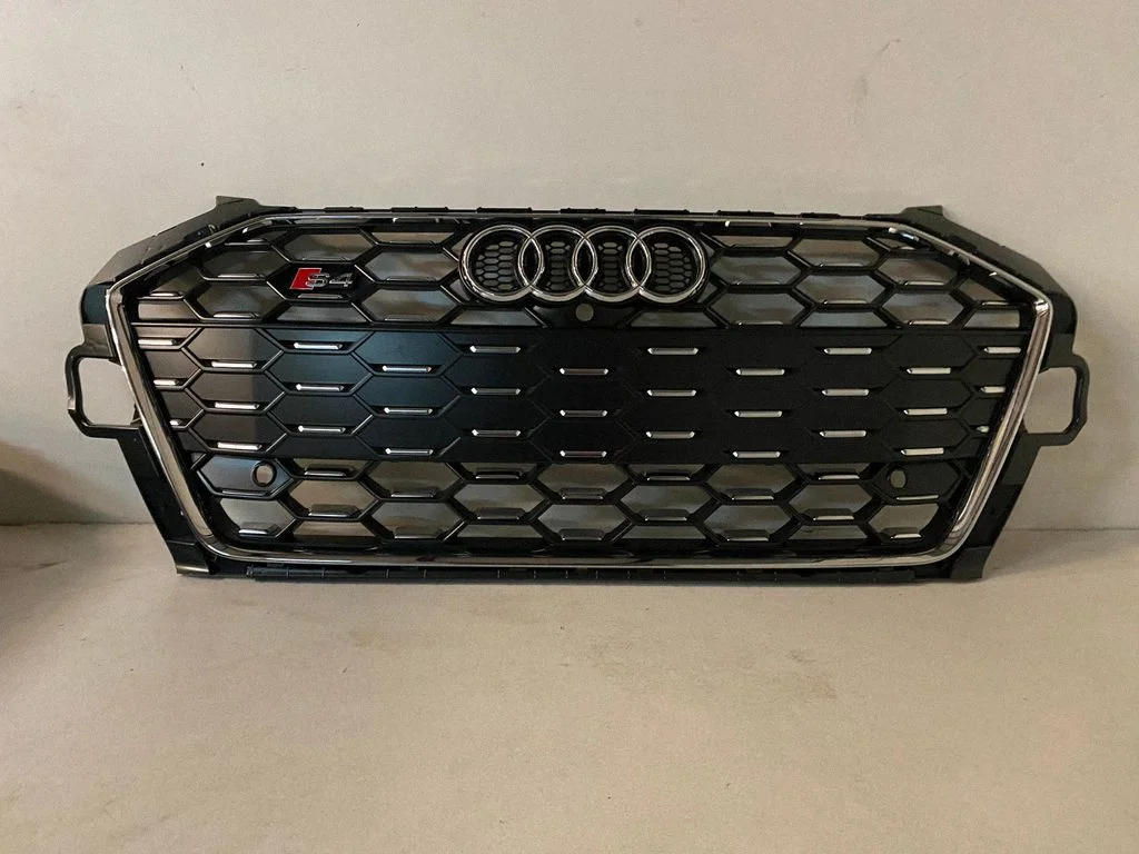 Esistange ülemine radiaatorivõre – Audi A4 Allroad B9 (2016-)