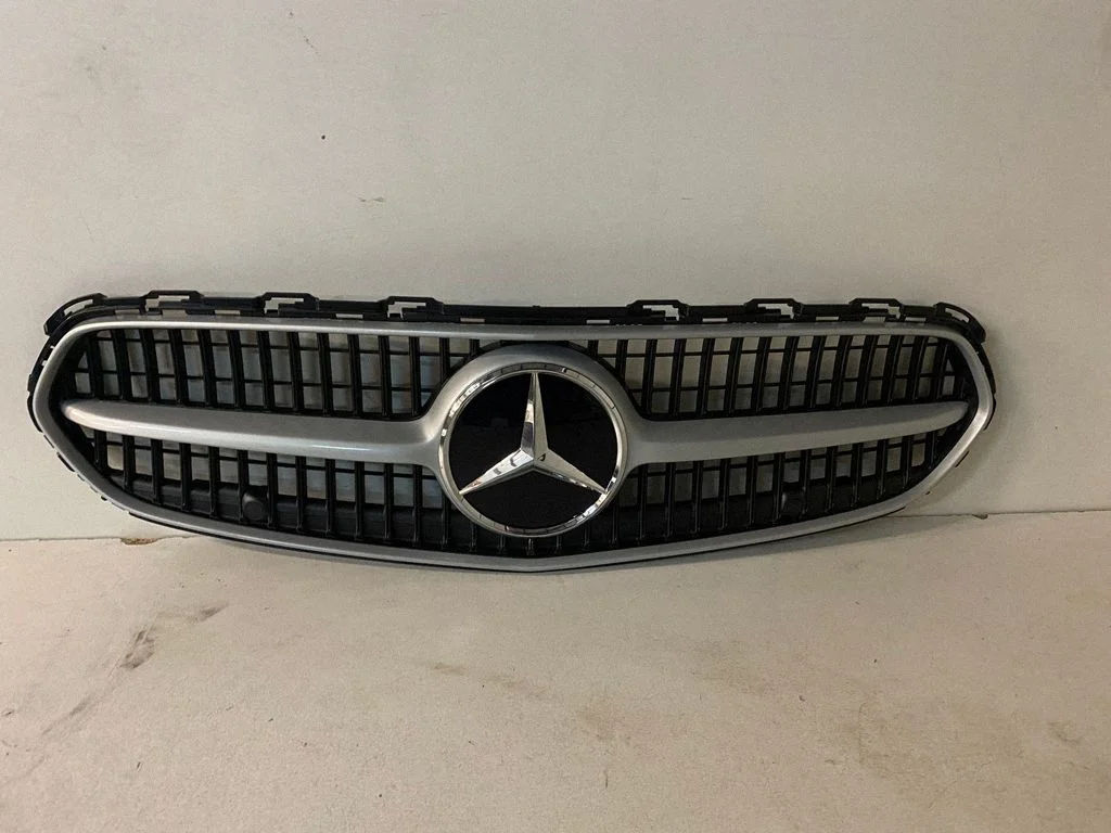 Front bumper upper radiator grill A2068883800