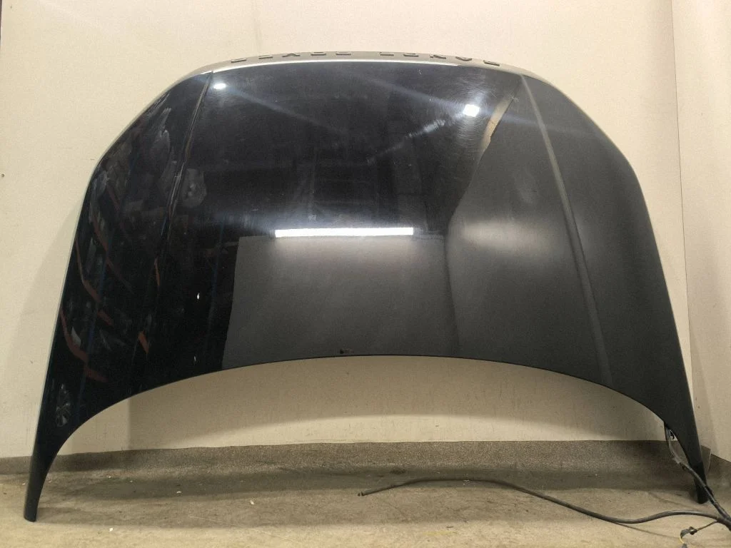 Engine bonnet/hood – front