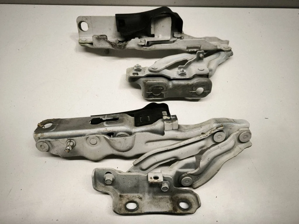 Engine bonnet/hood hinges – Volvo S90, V90 (2016-)