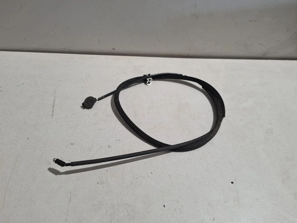 Engine bonnet/hood lock release cable 95B823535