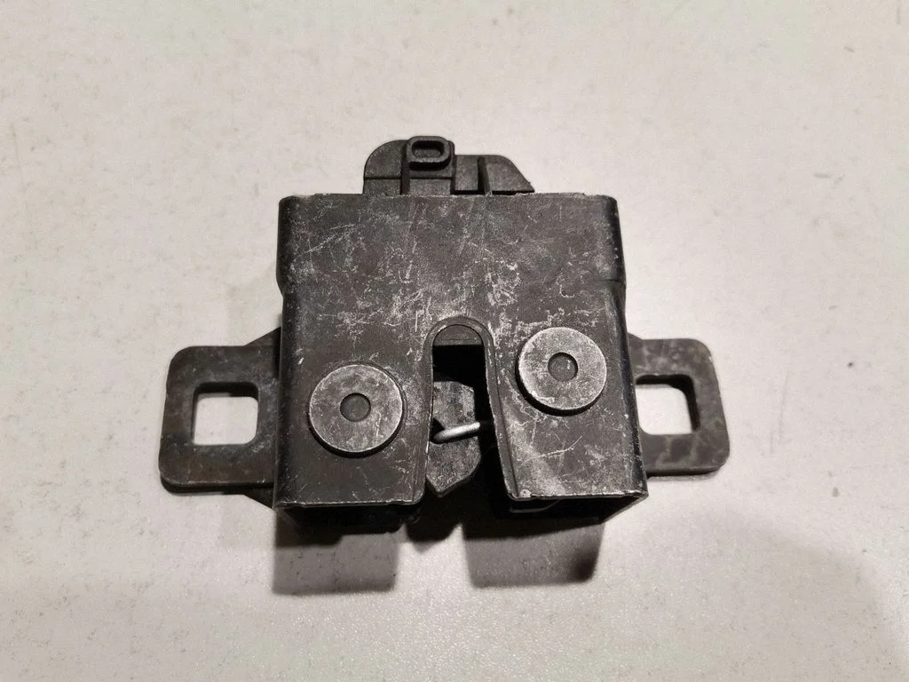 Mootorikapoti lukk 5H2216700CC