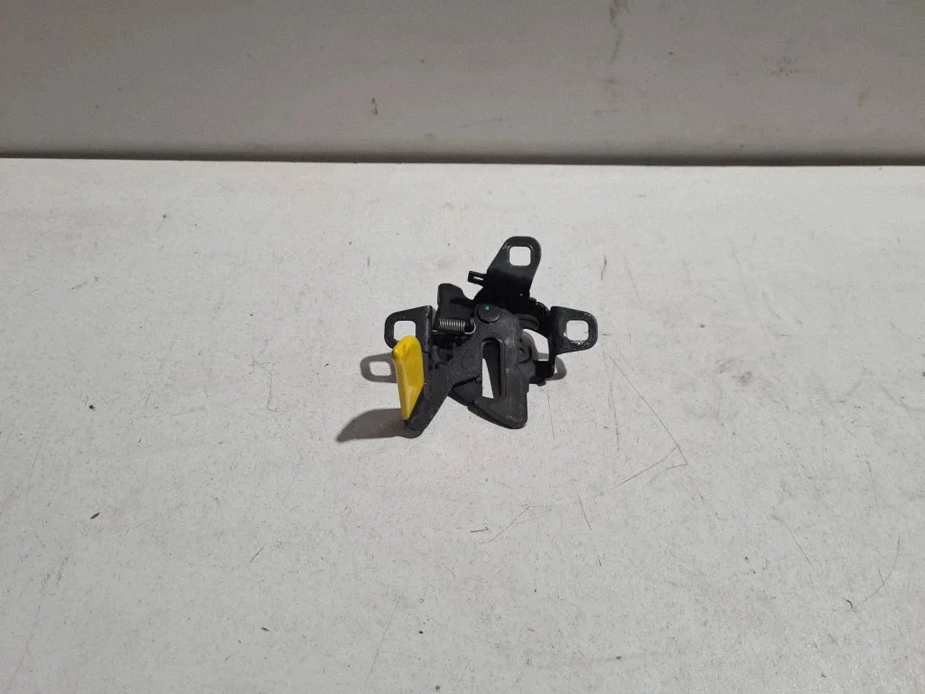 Mootorikapoti lukk B805