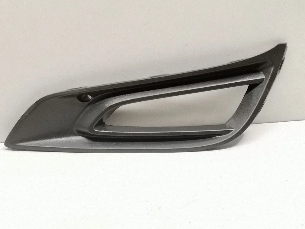 Front fog light trim/grill 13481940