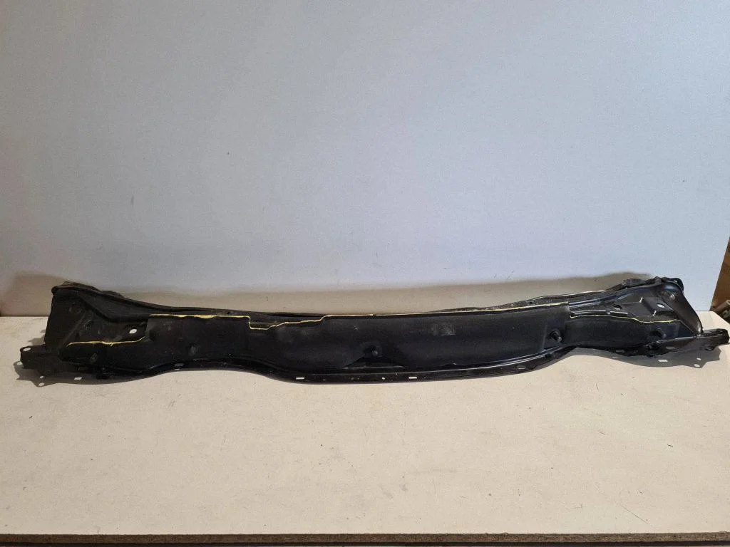Wiper trim – front