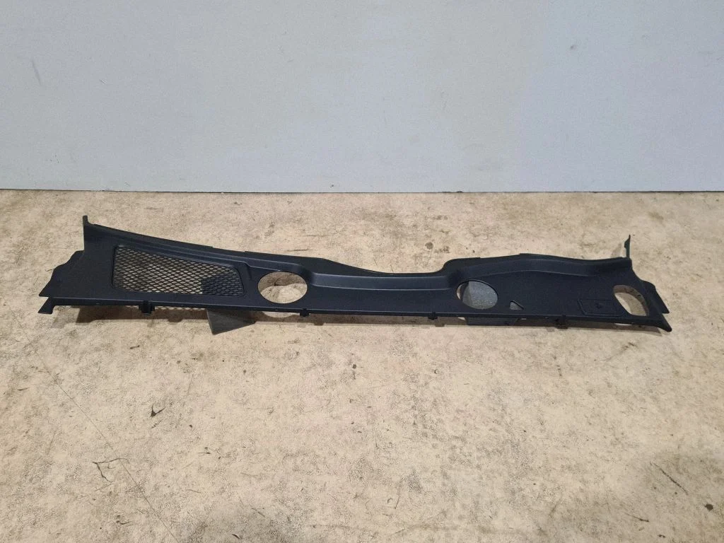 Wiper trim 95B819447G